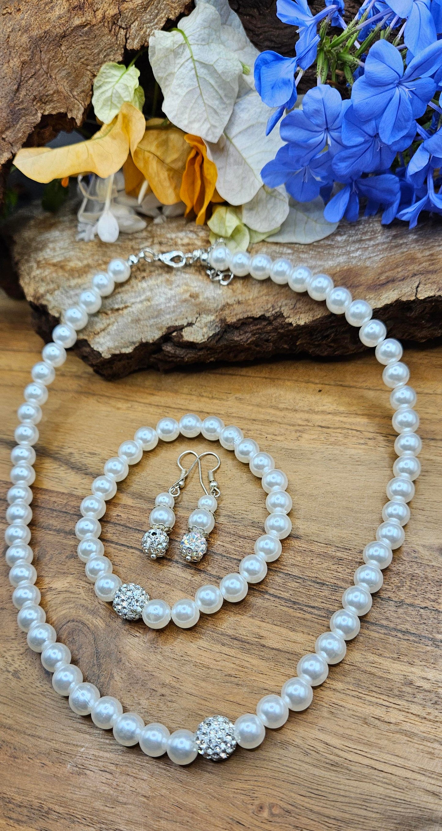 Necklace, bracelet and earring set - Pearl